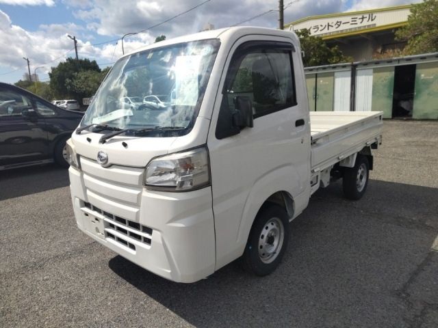 9252 Daihatsu Hijet truck S500P 2017 г. (LUM Kobe Nyusatsu)